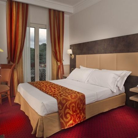 Pinewood Hotel Rome Exterior photo