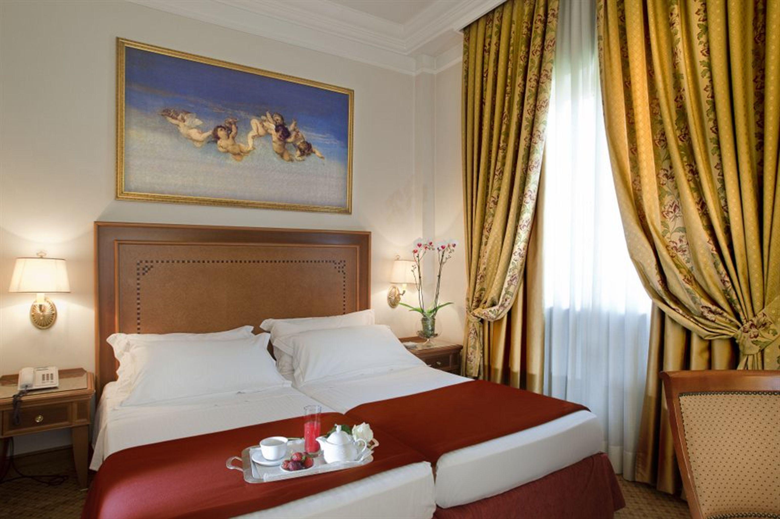 Pinewood Hotel Rome Exterior photo