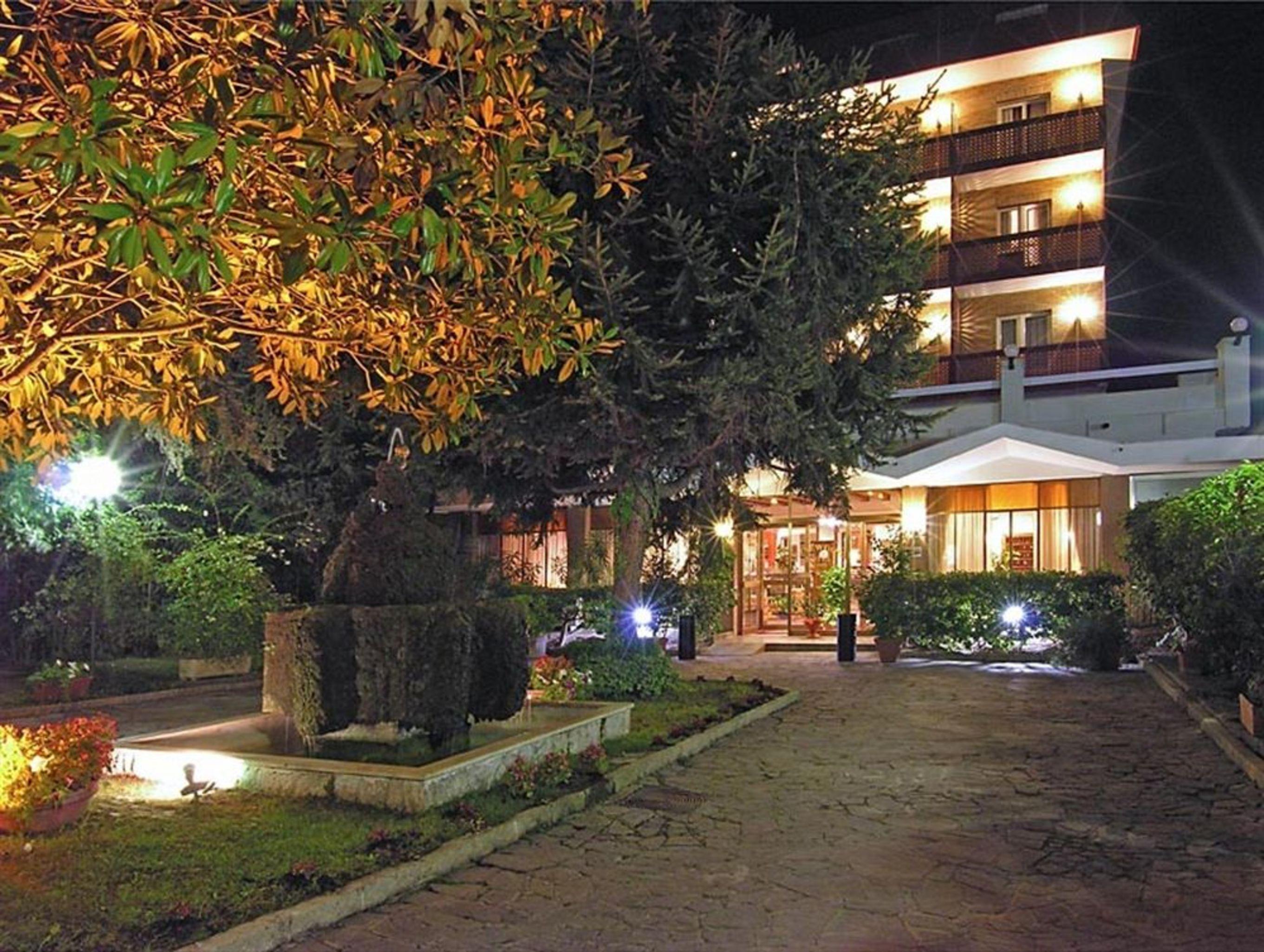 Pinewood Hotel Rome Exterior photo