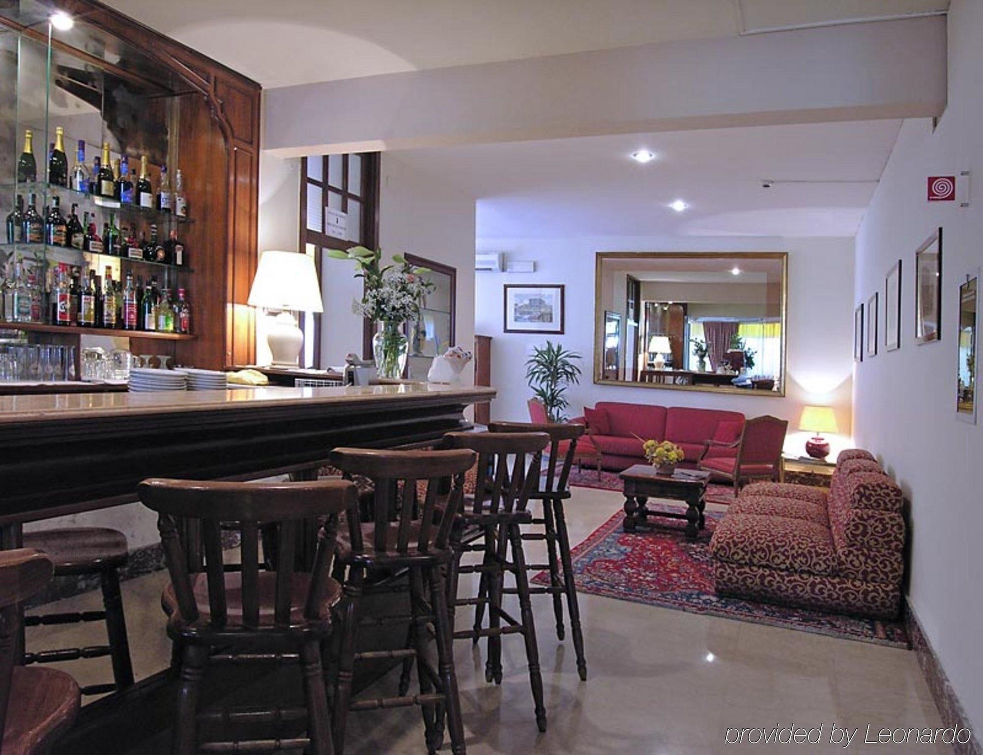 Pinewood Hotel Rome Restaurant photo