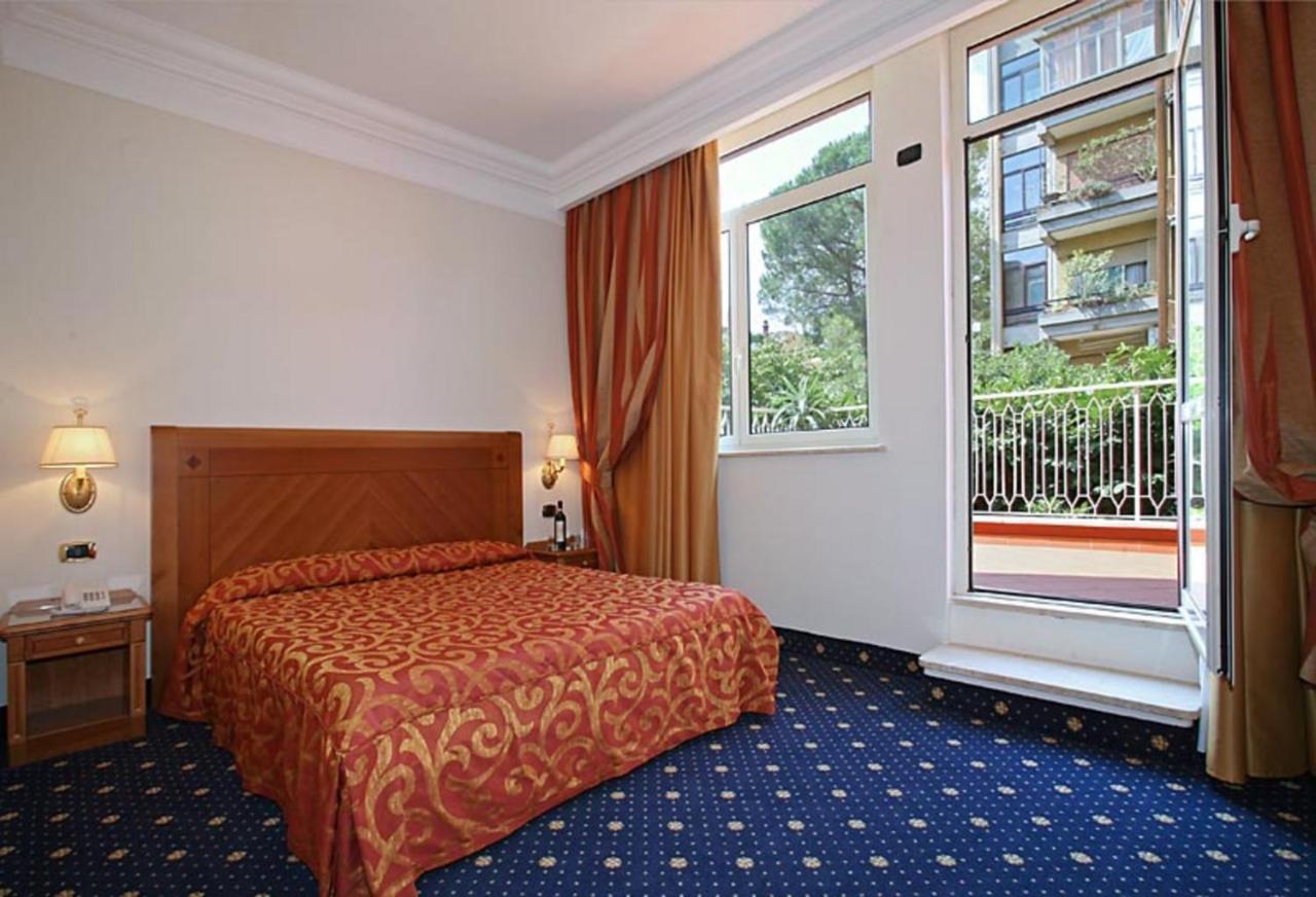Pinewood Hotel Rome Exterior photo